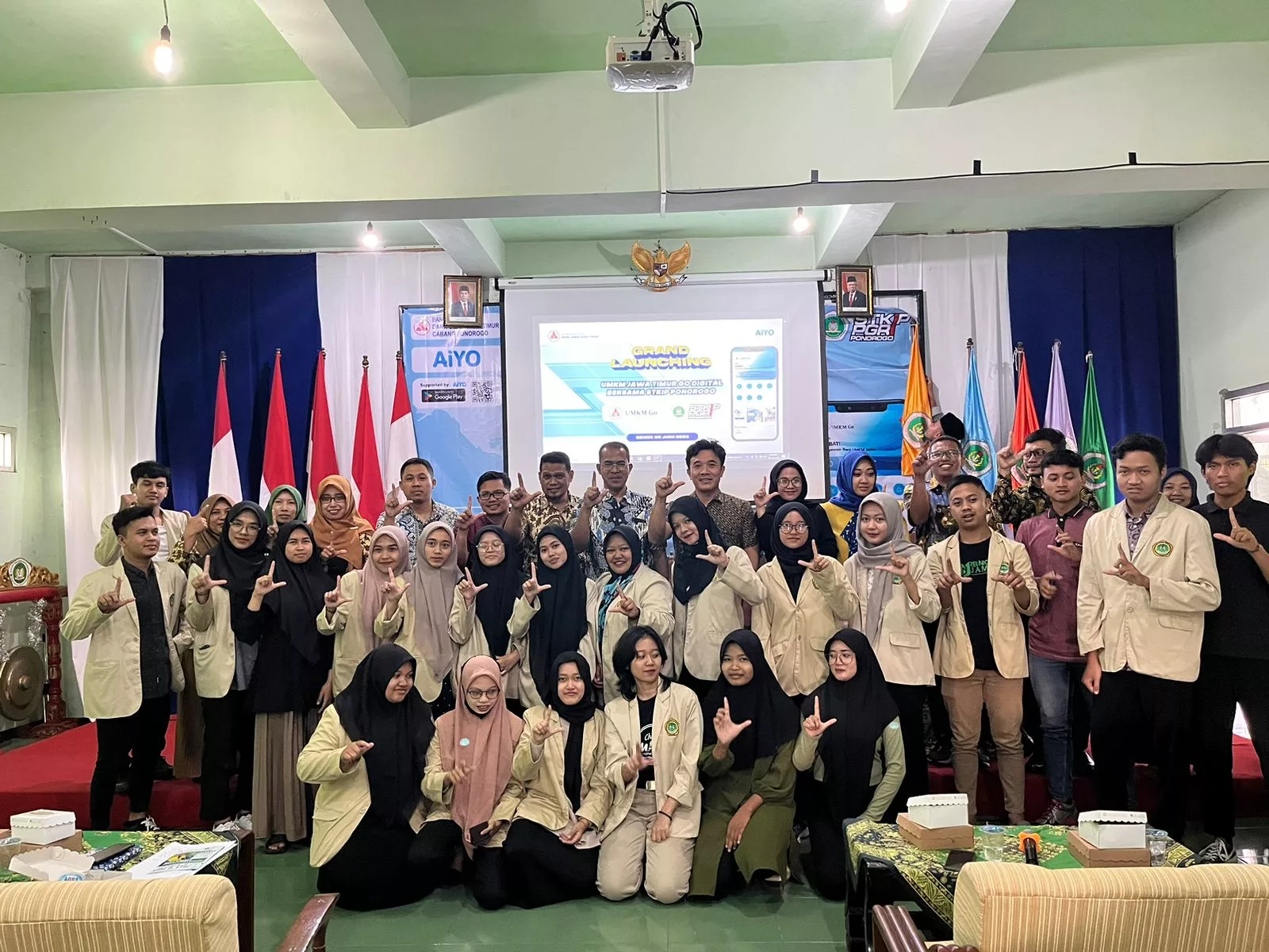 Bekerja Sama Dengan Bank UMKM Jatim dan Dunia Bayar Indonesia, Kampus Literasi Luncurkan UMKM Go